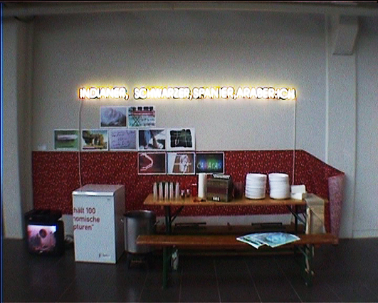 V+F vue de l’installation, 2000 - 211.7 ko